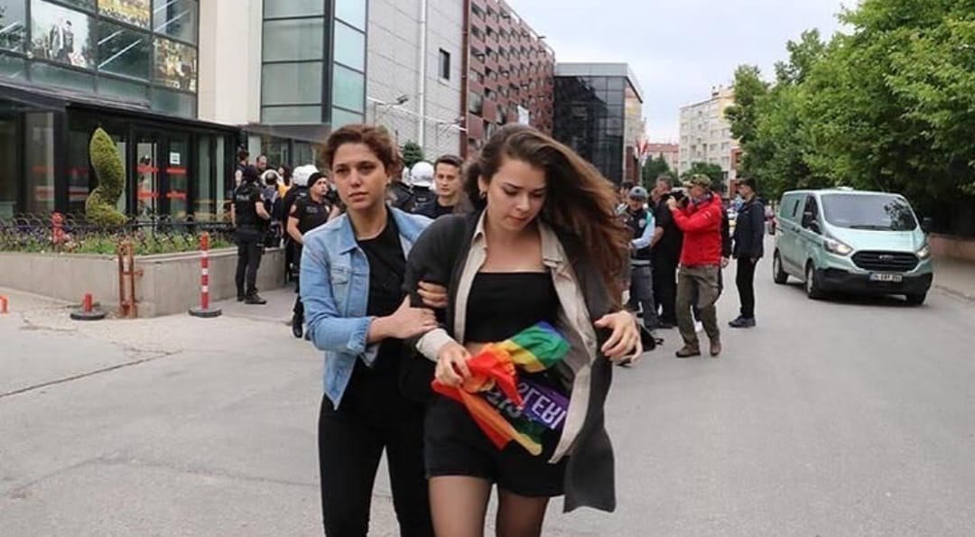 3. Eskişehir Onur Yürüyüşü’nde 18 kişi gözaltında! | Kaos GL - LGBTİ+ Haber Portalı Haber