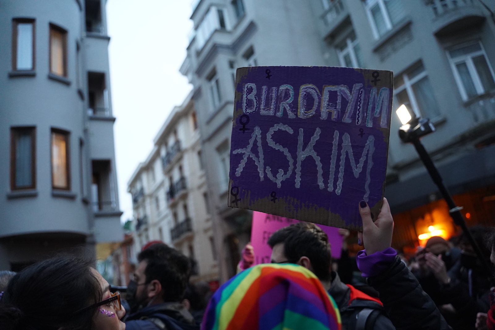 Alen Geziyan’ın objektifinden 20. İstanbul Feminist Gece Yürüyüşü Kaos GL - LGBTİ+ Haber Portalı