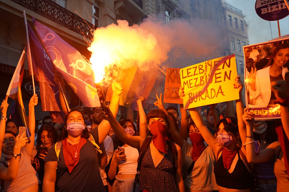 Alen Geziyan’ın objektifinden Taksim, İstanbul Sözleşmesi eylemi Kaos GL - LGBTİ+ Haber Portalı