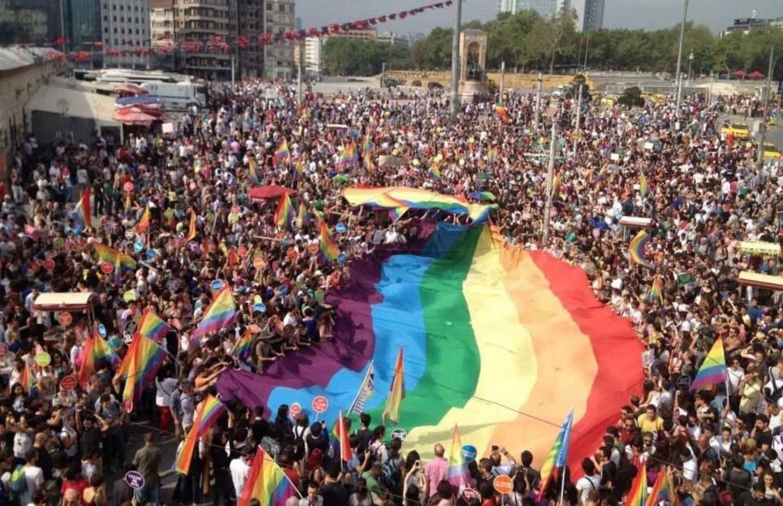 Anayasa Gündemi’nden Pride sayfası Kaos GL - LGBTİ+ Haber Portalı