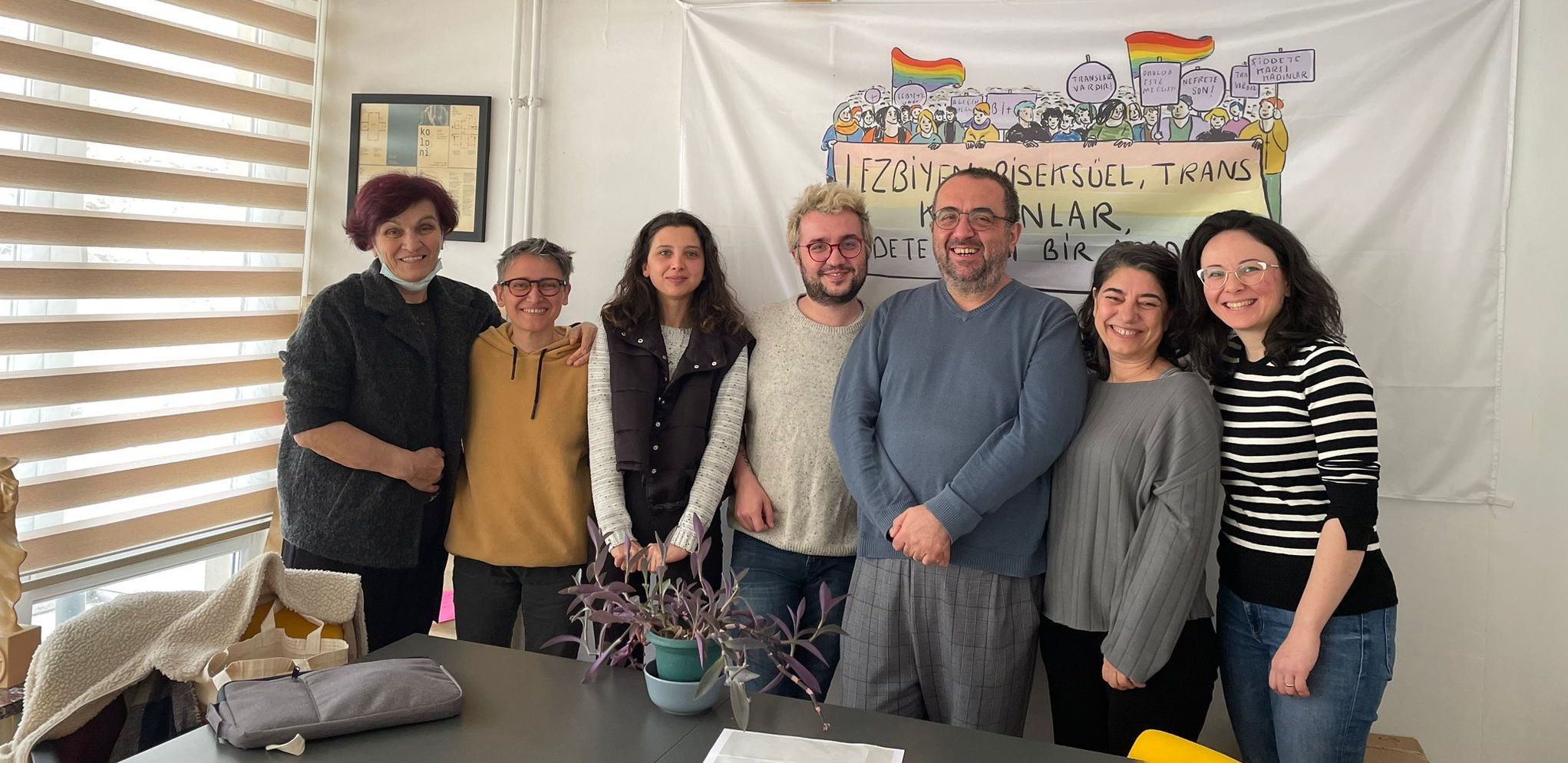 Ankara LGBTİ+ Deprem Dayanışması ve Kadın Koalisyonu dayanışma için bir arada! | Kaos GL - LGBTİ+ Haber Portalı Haber