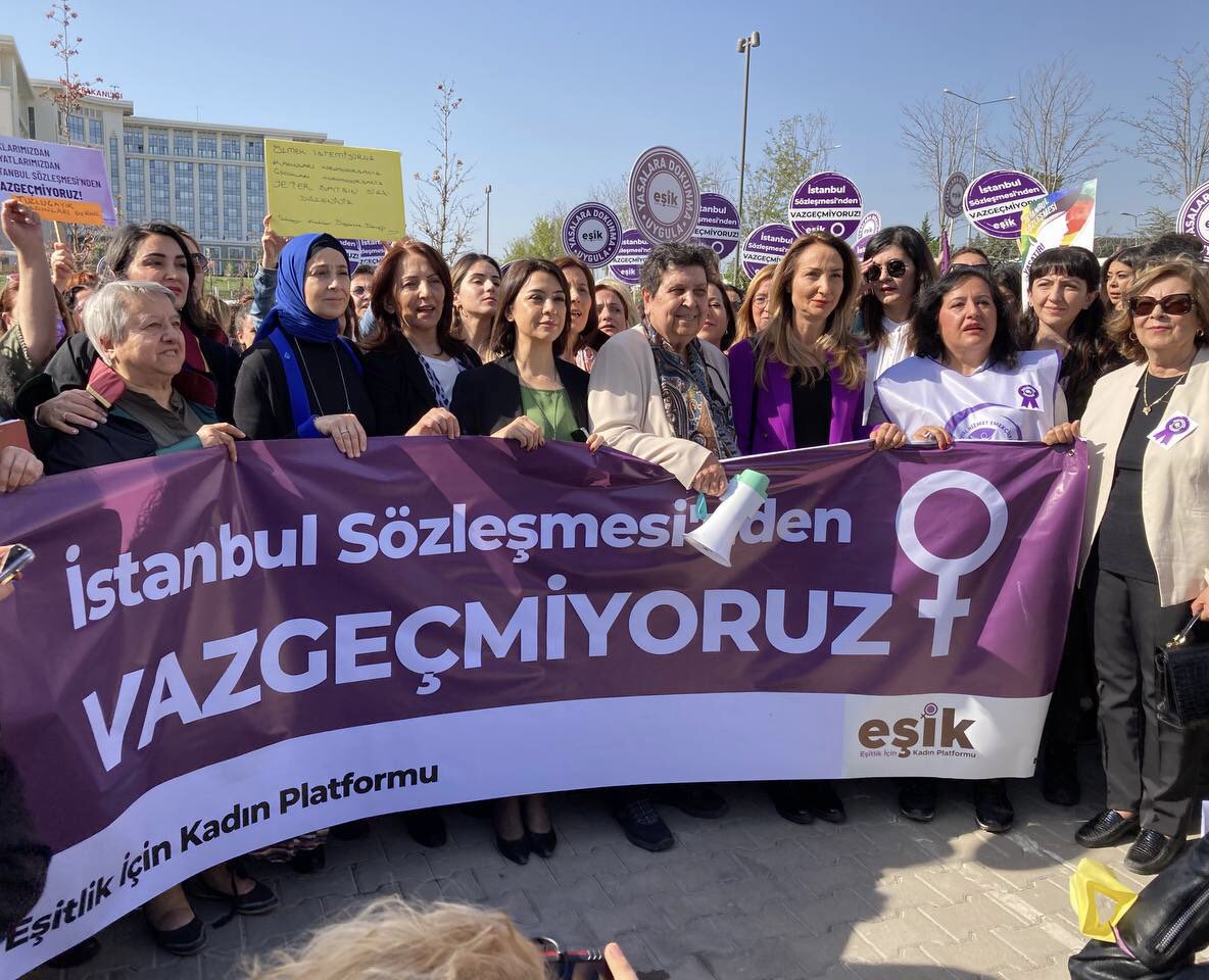 Danıştay’da tarihi savunma: Hande Kader, Ahmet Yıldız burada! Kaos GL - LGBTİ+ Haber Portalı