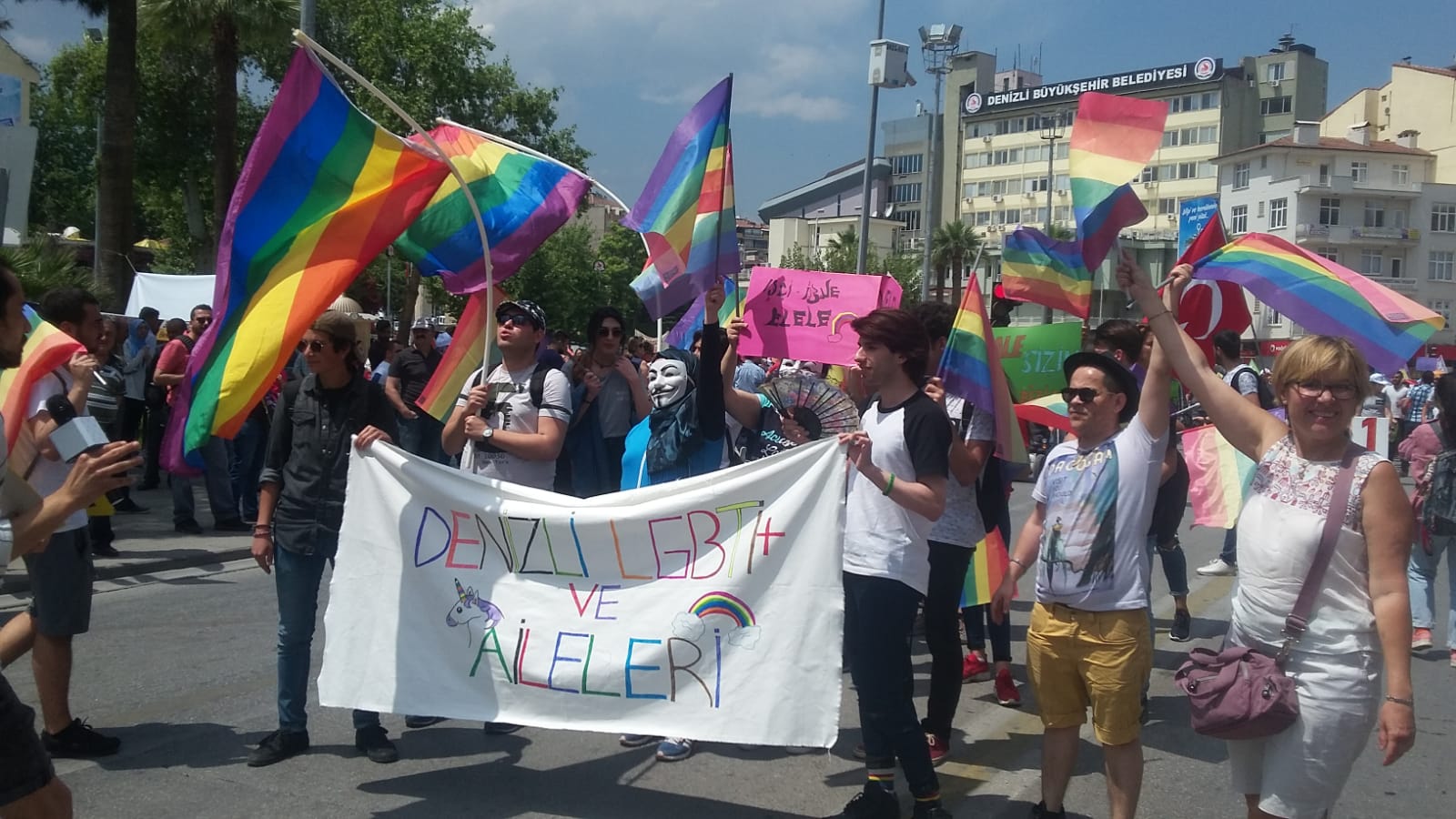 Denizli LGBTİ+ Aileleri'nden çağrı: 1 Mayıs’ta alanlardayız aşkım! Kaos GL - LGBTİ+ Haber Portalı