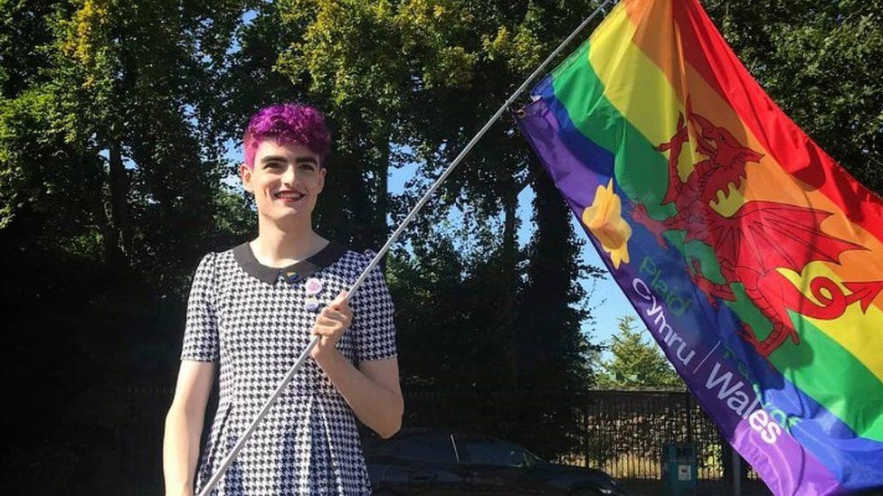 Galler kenti Bangor’un ilk açık genderqueer belediye başkanı Kaos GL - LGBTİ+ Haber Portalı