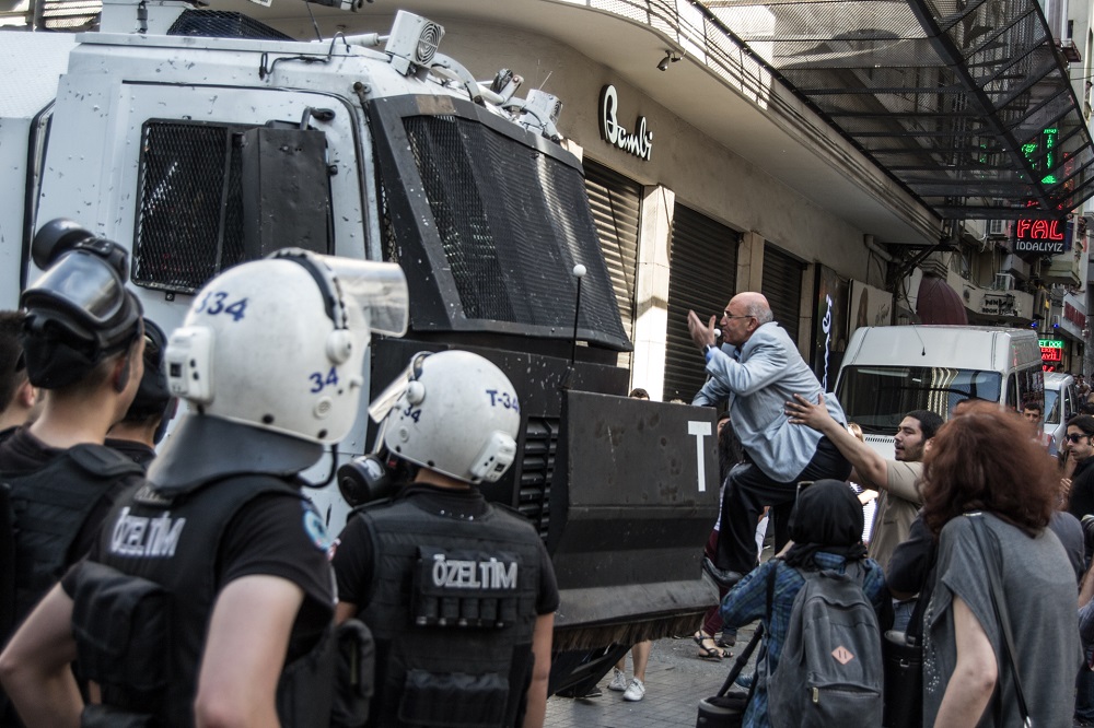report-card-of-akp-on-istanbul-pride-march-8-bans-at-least-103-custodies-1