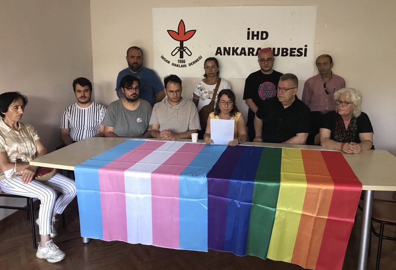 İnsan Hakları Savunucuları Dayanışma Ağı'ndan Ankara'da açıklama: Ayrımcılığa karşı LGBTİ+'ların yanındayız Kaos GL - LGBTİ+ Haber Portalı