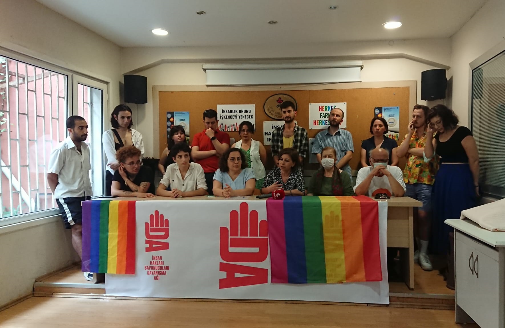 İnsan Hakları Savunucuları Dayanışma Ağı’ndan İstanbul’da açıklama Kaos GL - LGBTİ+ Haber Portalı