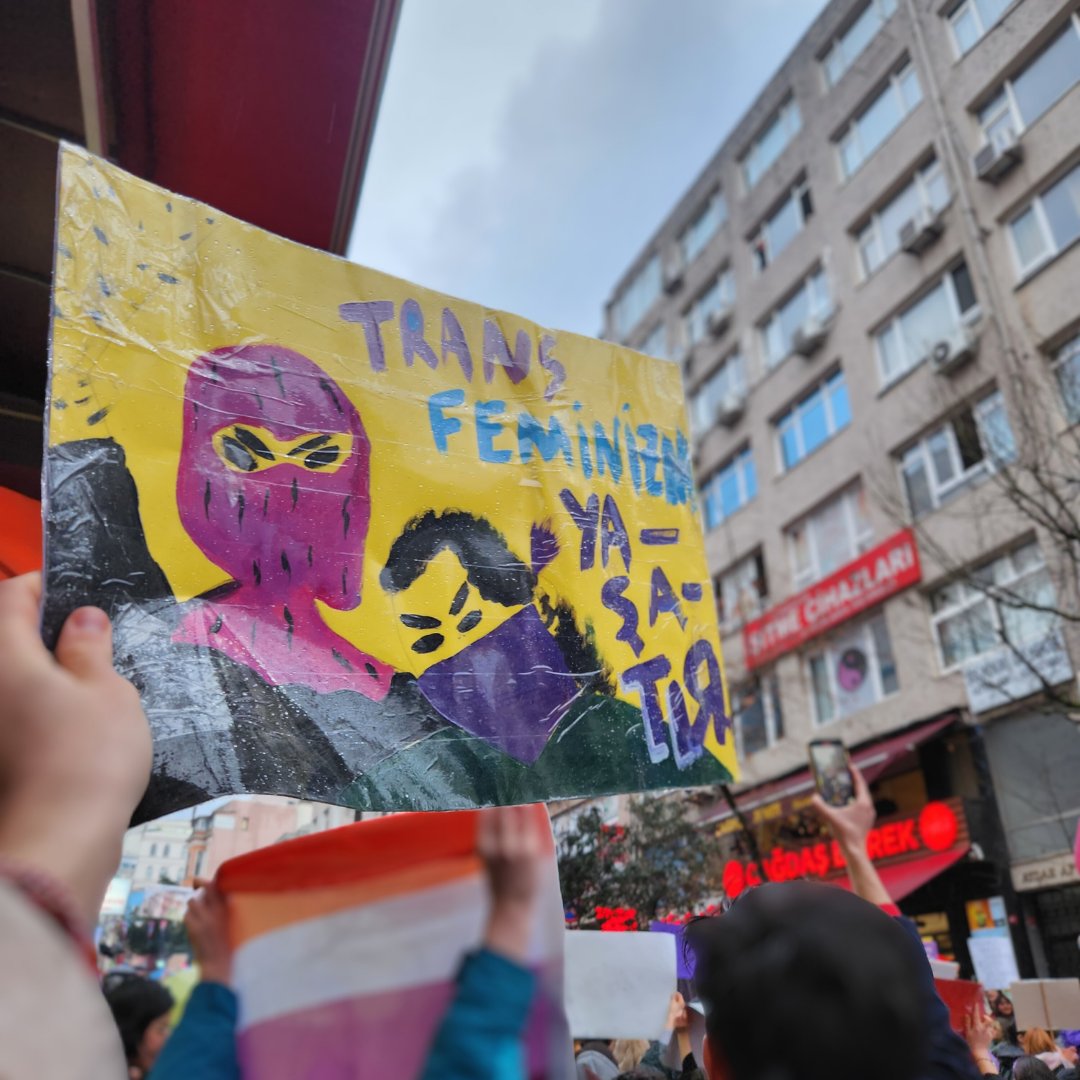 İstanbul’da kadınlar ve LGBTİ+’lar tüm engellere rağmen sokaktaydı! | Kaos GL - LGBTİ+ Haber Portalı Haber