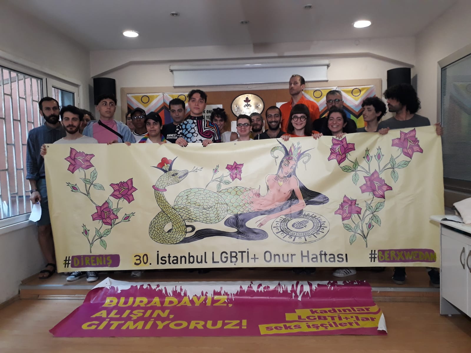 İstanbul LGBTİ+ Onur Haftası Komitesi: Her alanda direnmeye, yaşam hakkımızı savunmaya devam edeceğiz! | Kaos GL - LGBTİ+ Haber Portalı Haber