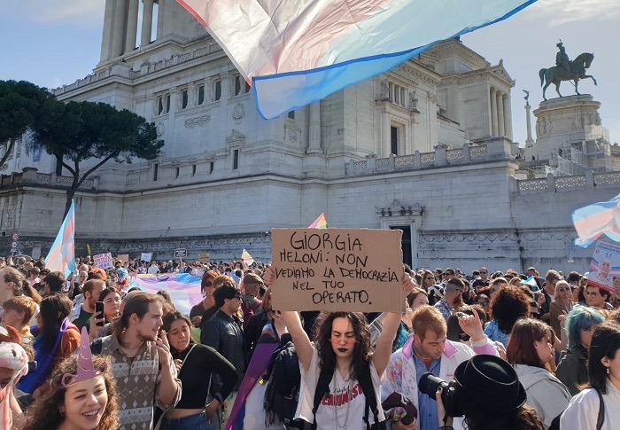 İtalya’da iktidarın nefreti, trans kadına karşı polis şiddetine dönüştü | Kaos GL - LGBTİ+ Haber Portalı Haber