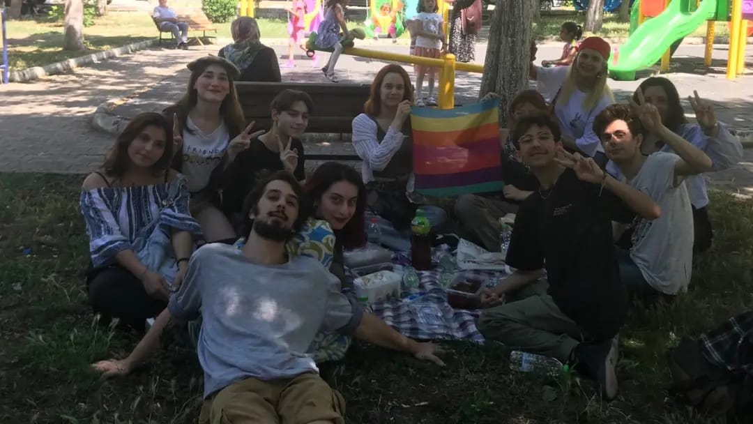 İzmir polisi onur pikniği avında! | Kaos GL - LGBTİ+ Haber Portalı Haber
