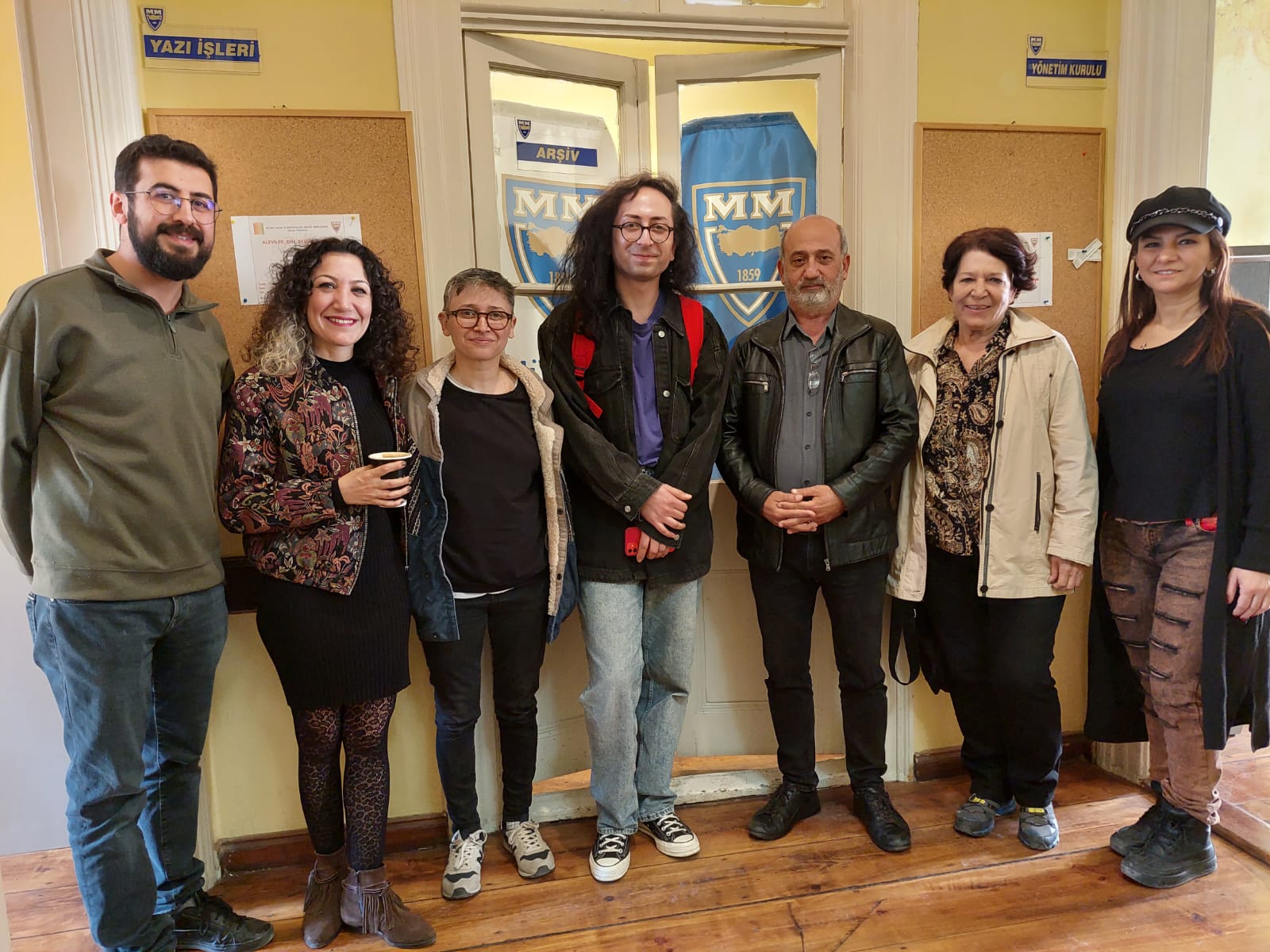 Kaos GL Derneği, Mülkiyeliler Birliği İzmir Şubesi'ni ziyaret etti | Kaos GL - LGBTİ+ Haber Portalı Haber