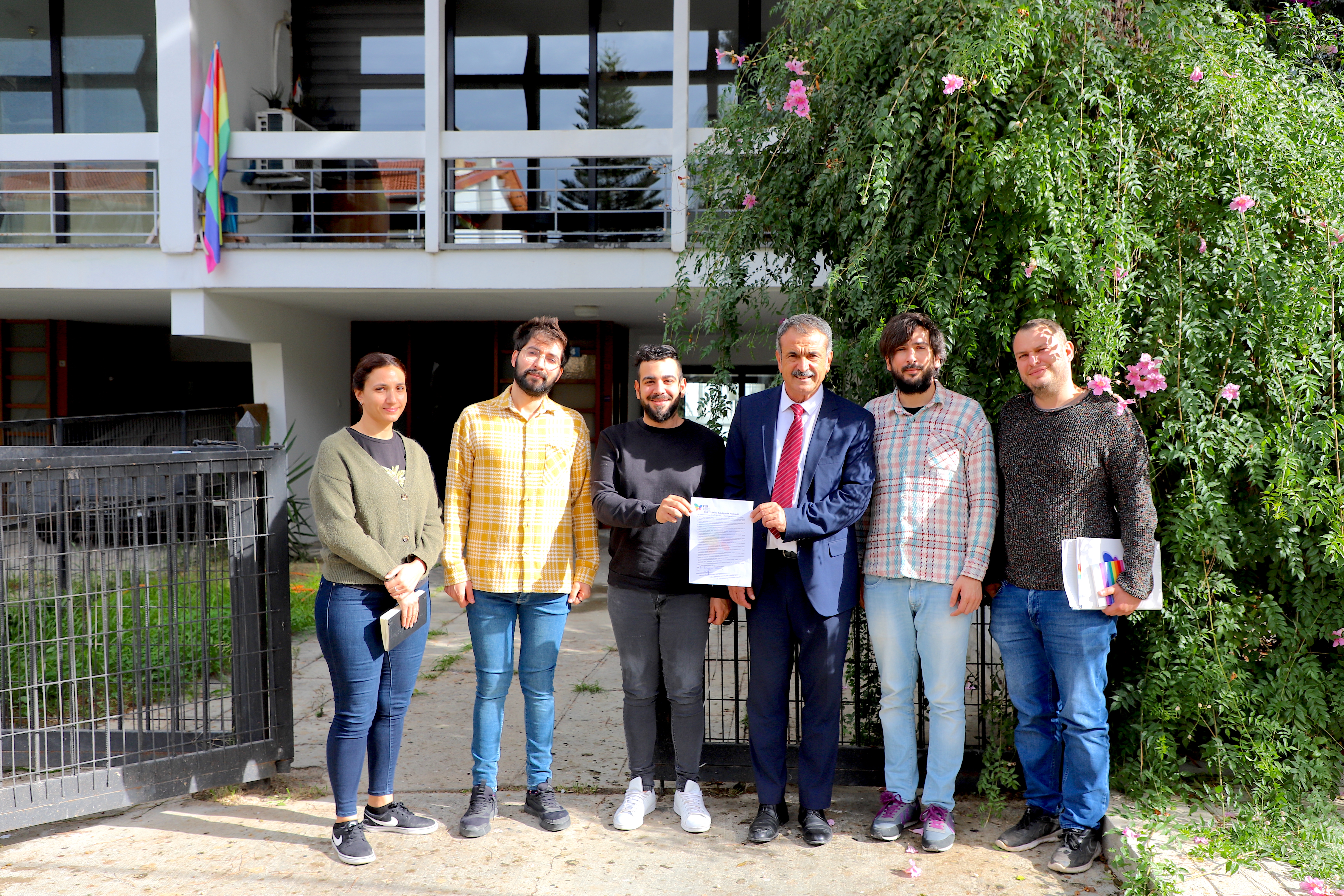 LGBTİ+ Dostu Belediyecilik Protokolü”nün ilk imzacısı Mağusa Belediyesi Adayı Süleyman Uluçay Kaos GL - LGBTİ+ Haber Portalı