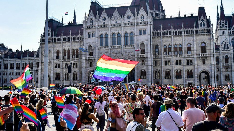 Macaristan’ın aşkın gücüne ihtiyacı var, Victor Orbán’ın iktidar aşkına değil Kaos GL - LGBTİ+ Haber Portalı
