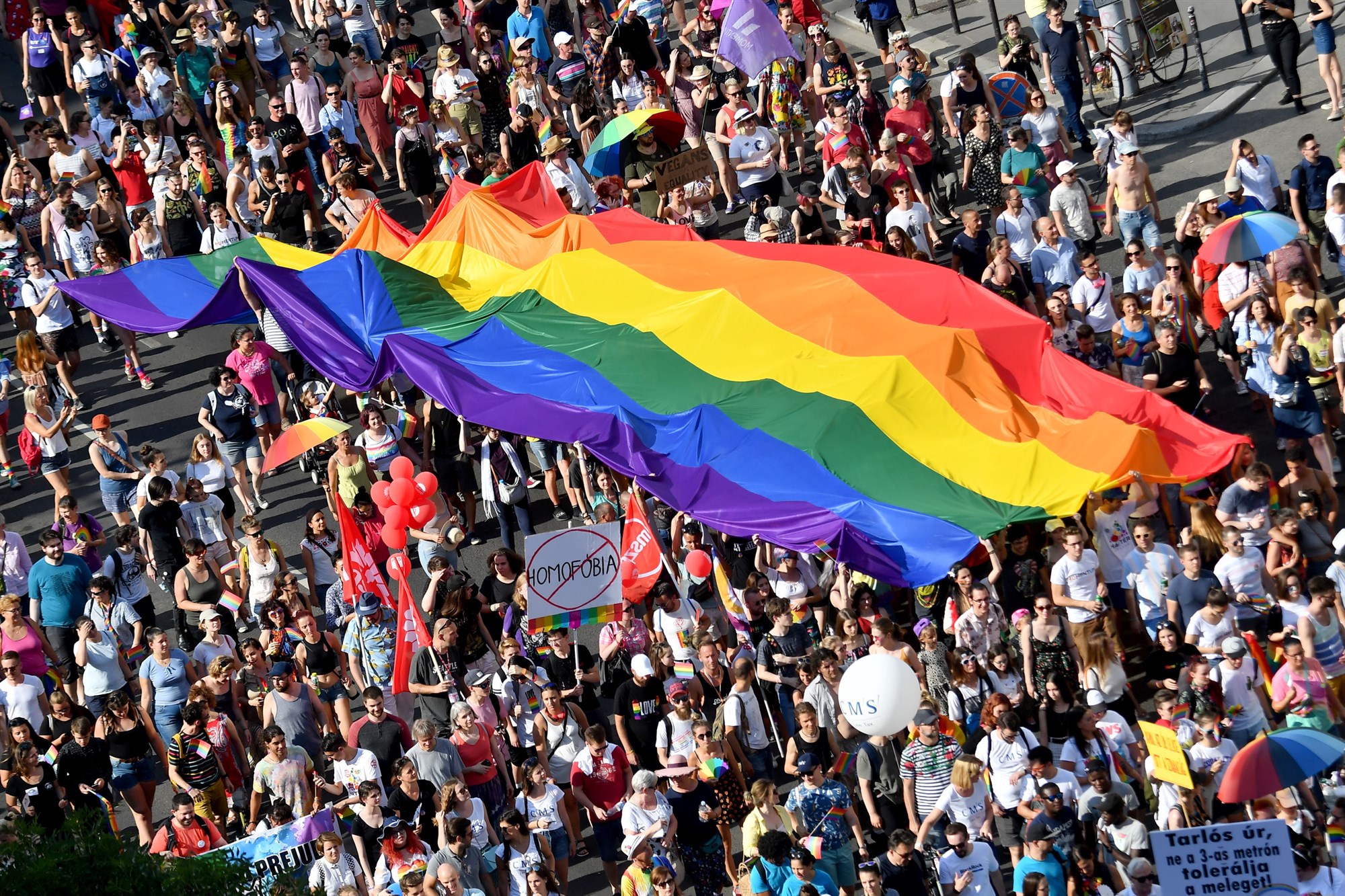 Macaristan LGBTİ+’ların kazanılmış haklarını gasp etmeye devam ediyor! Kaos GL - LGBTİ+ Haber Portalı
