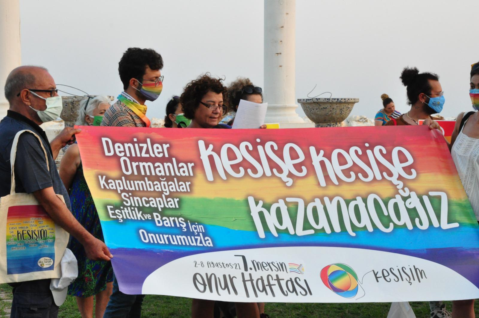 Mersin’de Onur sokakta: Birlikte büyüyor, büyütüyoruz bu büyük sevdayı! Kaos GL - LGBTİ+ Haber Portalı