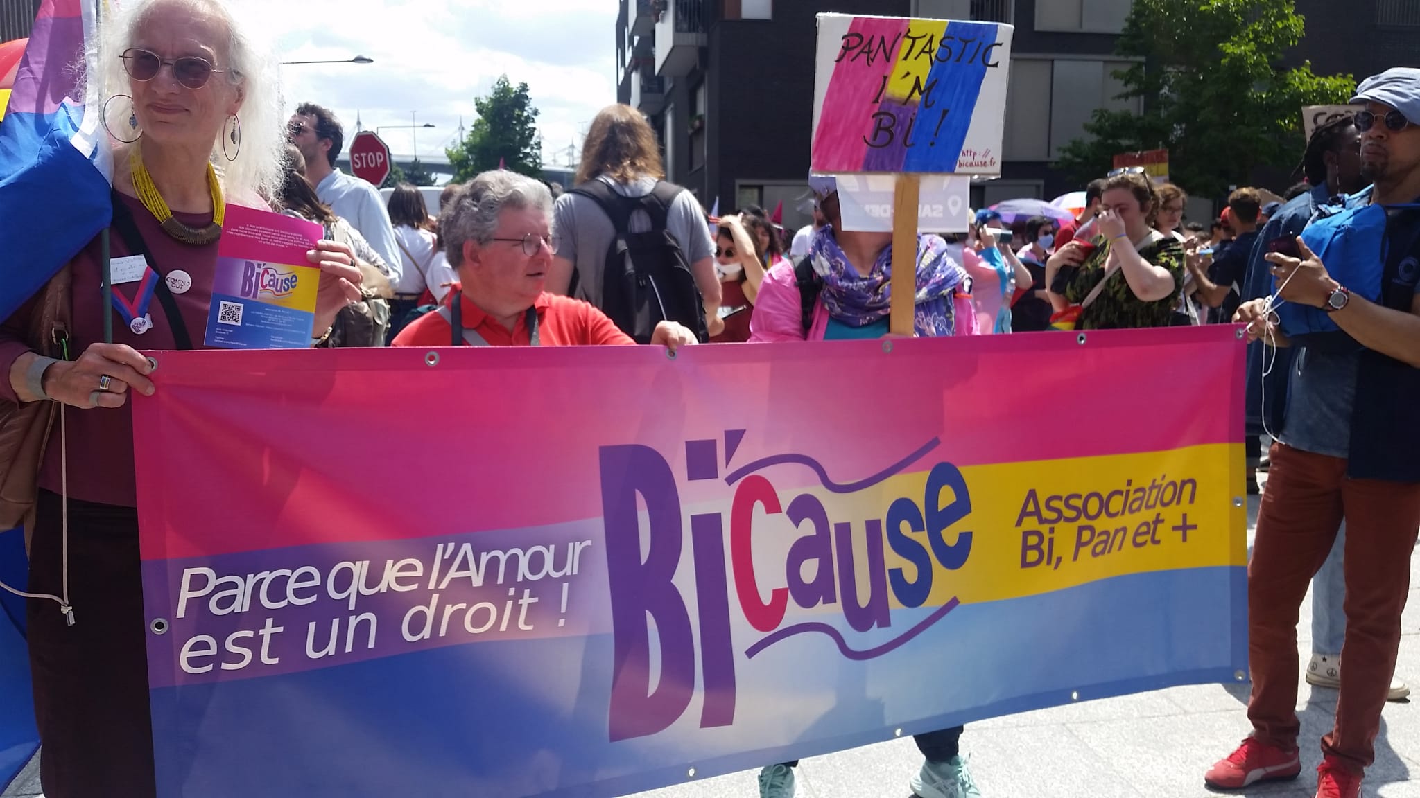 Paris’te Onur Yürüyüşleri başladı: Queer dayanışma sınırları yıkar Kaos GL - LGBTİ+ Haber Portalı