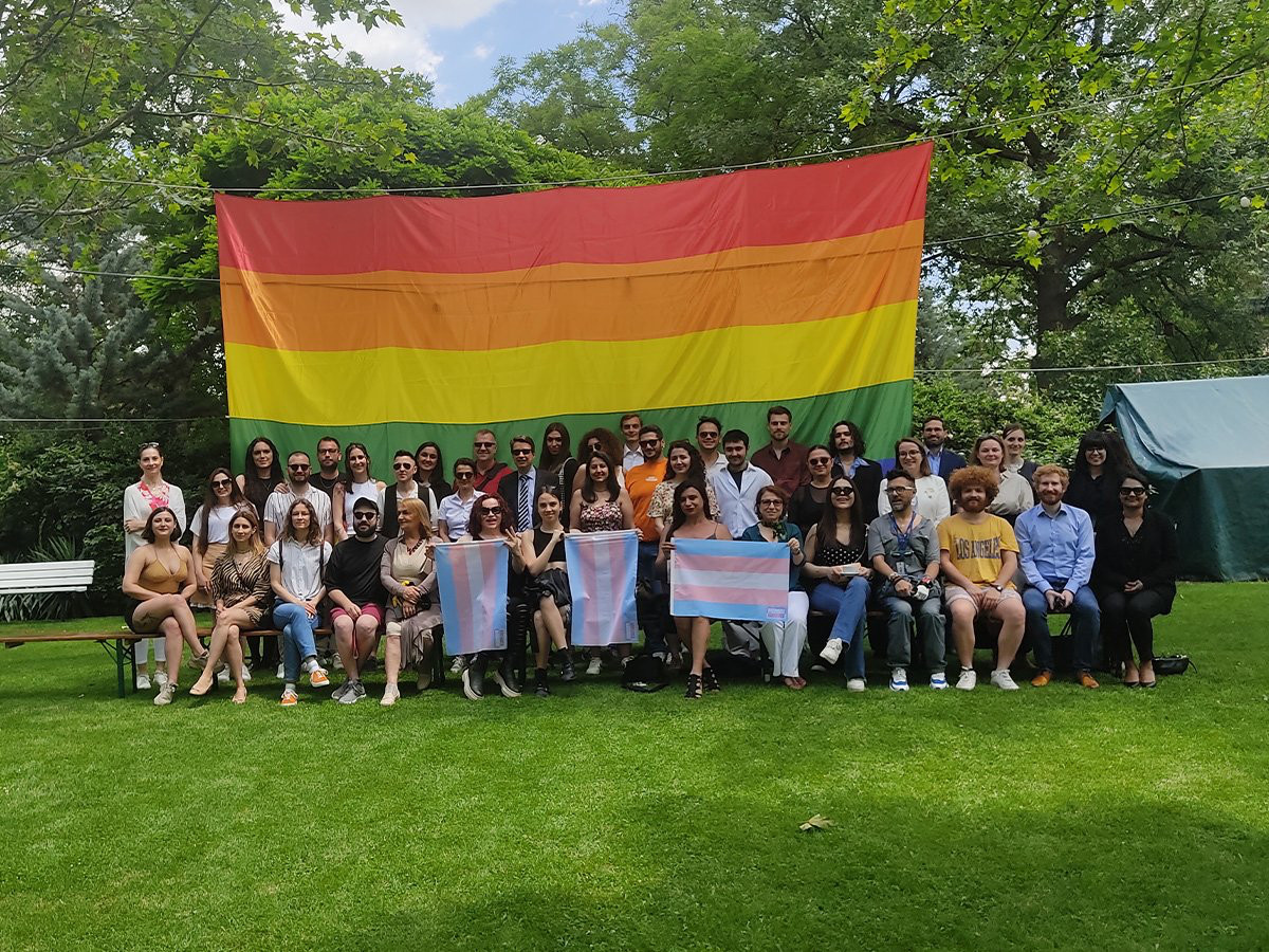 Pembe Hayat’tan Translarla Eşitlik Günü etkinliği | Kaos GL - LGBTİ+ Haber Portalı Haber
