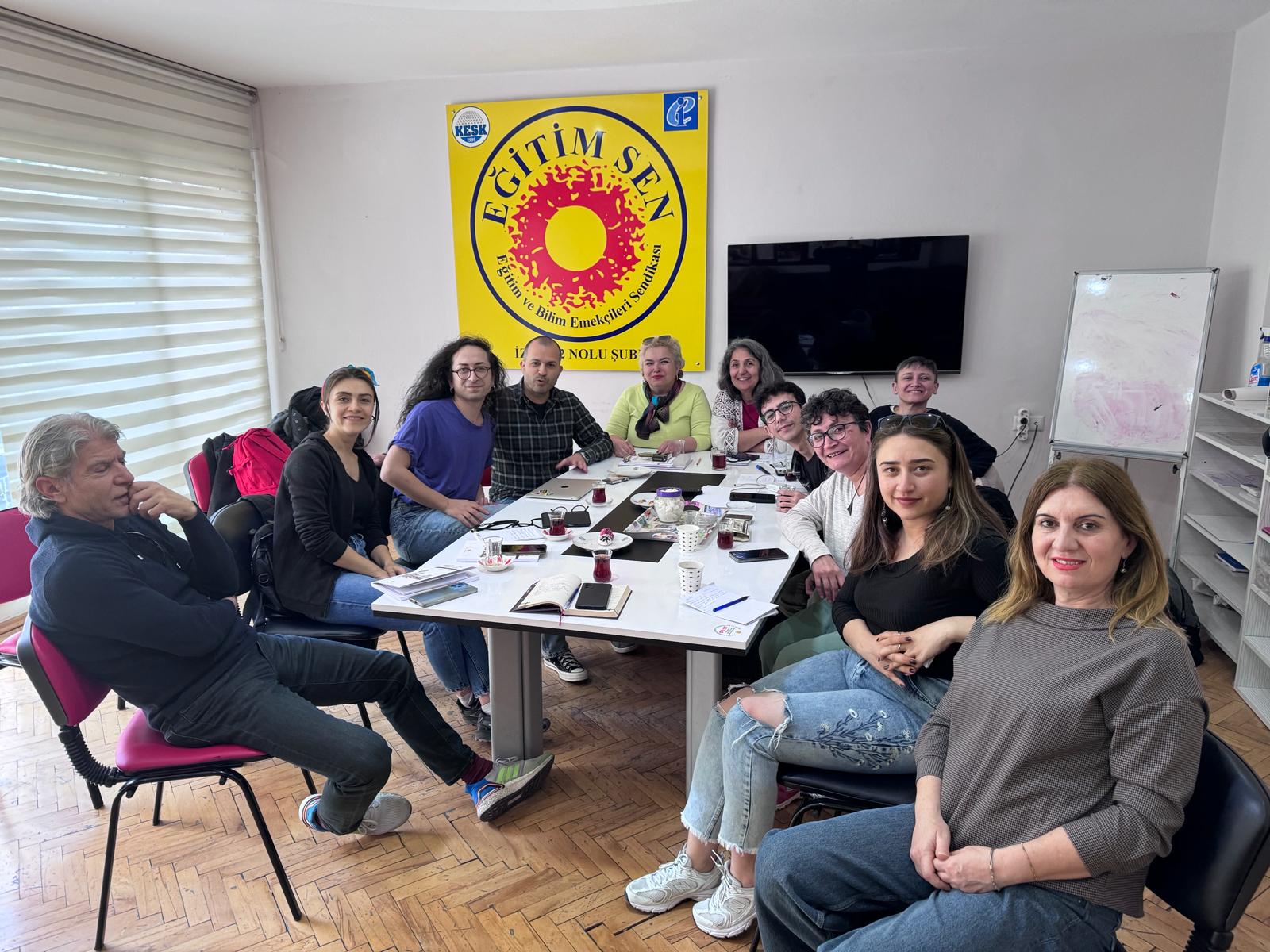 Pink-Collars İzmir Trade Union Group is being set up Kaos GL - News Portal for LGBTI+