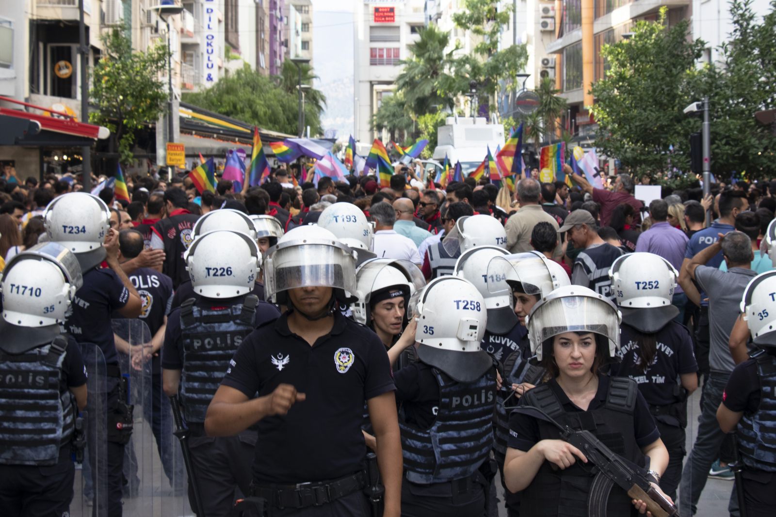 Polisten saldırıya uğrayan trans kadınlara: “Seni korumak zorunda değilim!” Kaos GL - LGBTİ+ Haber Portalı