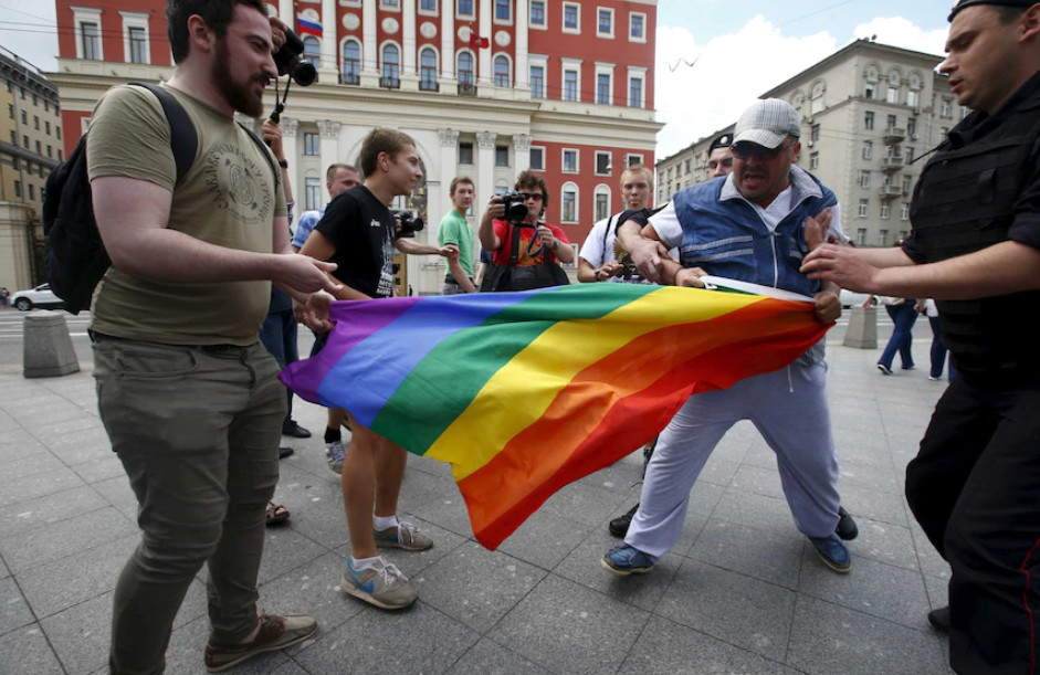 Rusya’da LGBTİ+’lara yönelik ayrımcılığı genişleten teklif yasalaştı!     | Kaos GL - LGBTİ+ Haber Portalı Haber