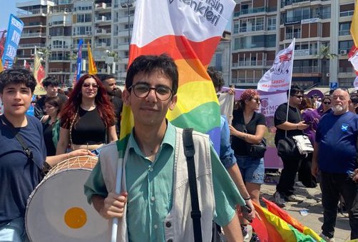 Selman Yağmahan, member of Colors of Resistance, who was detained in Izmir for participating in the Van protests, was arrested | Kaos GL - News Portal for LGBTI+ News