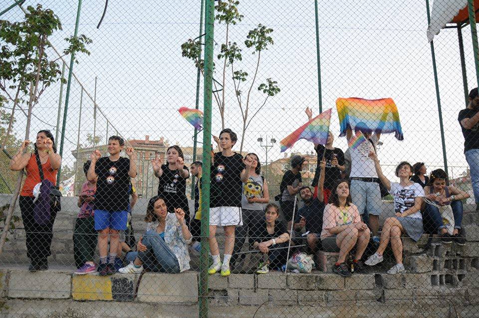 Sportif Lezbon depremzede lubunyaları çağırıyor Kaos GL - LGBTİ+ Haber Portalı