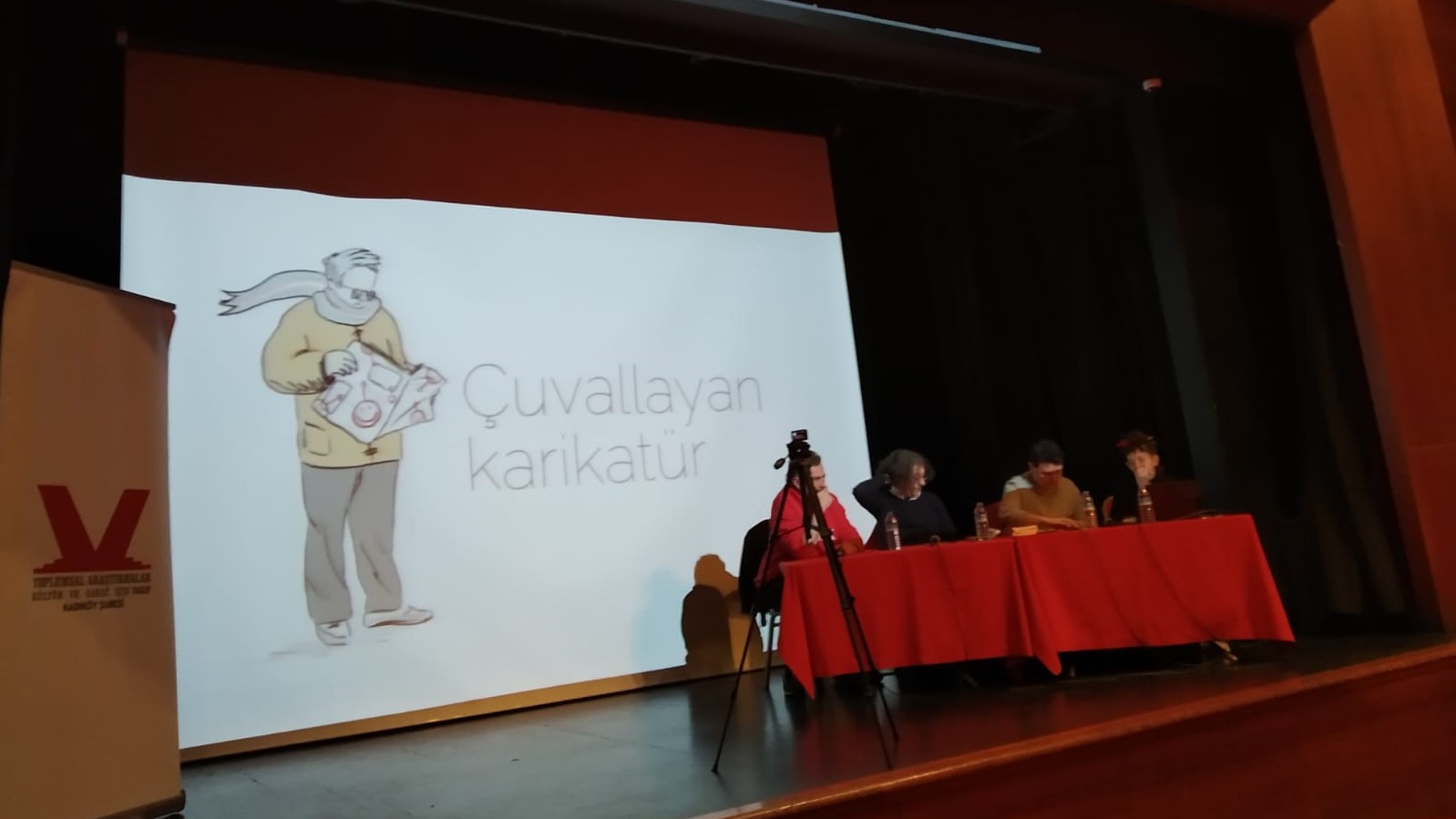 TAKSAV’da “Muhalefetin dili mizah” konuşuldu | Kaos GL - LGBTİ+ Haber Portalı Haber