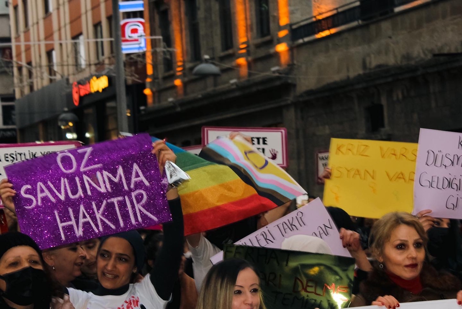 Trabzon 8 Mart’ından kareler Kaos GL - LGBTİ+ Haber Portalı