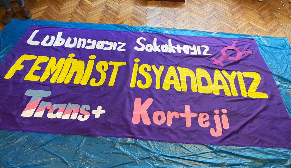 Trans+ Korteji 6 Mart’ta Kadıköy’e çağırıyor: Lubunyayız, sokaktayız, feminist isyandayız! | Kaos GL - LGBTİ+ Haber Portalı Haber