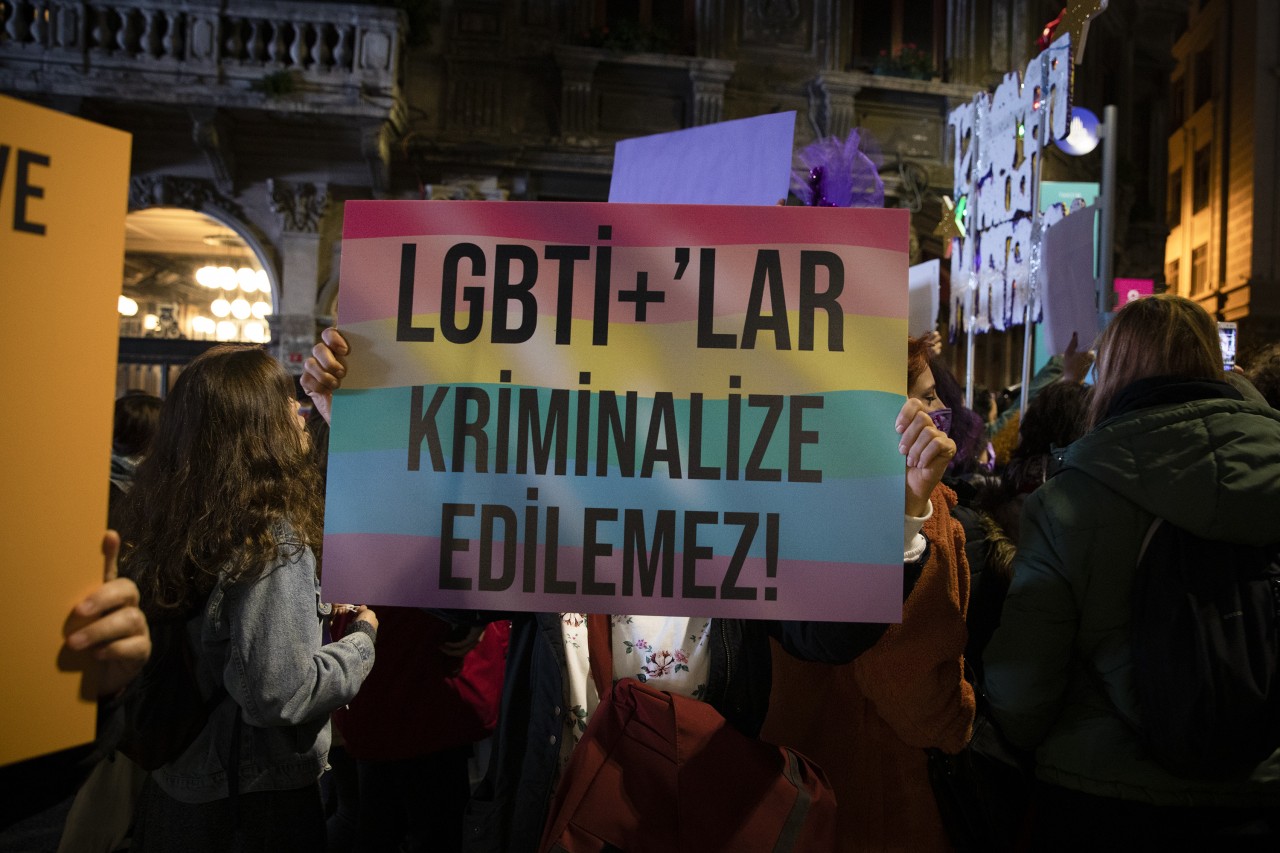 Hak etmediğim muamelelerin yılından hak ettiğim hayata yaklaşmak | Kaos GL - LGBTİ+ Haber Portalı Gökkuşağı Forumu Köşe Yazısı