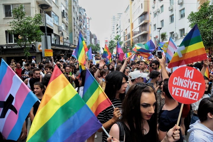 Police forces attacked 7th İzmir LGBTI+ Pride March Kaos GL - News Portal for LGBTI+