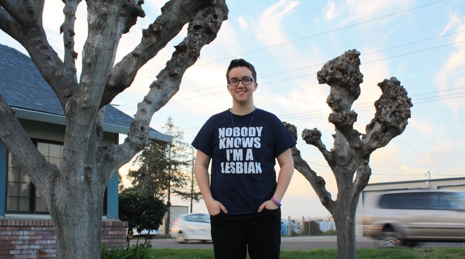 Lezbiyen mesajlı tişört kıyafet yönetmeliğine artık uygun Kaos GL - LGBTİ+ Haber Portalı