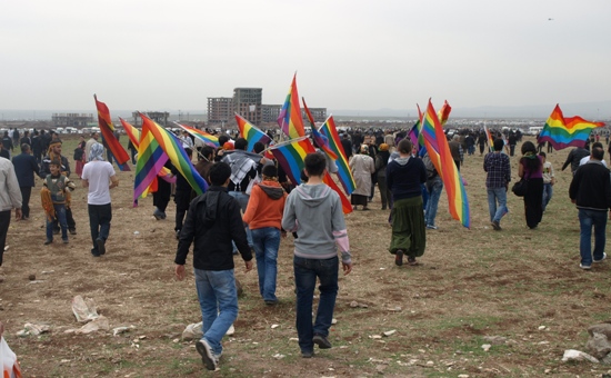 LGBT’ler Newroz’a Gitti Geldi, Hayat Devam Ediyor! Kaos GL - LGBTİ+ Haber Portalı