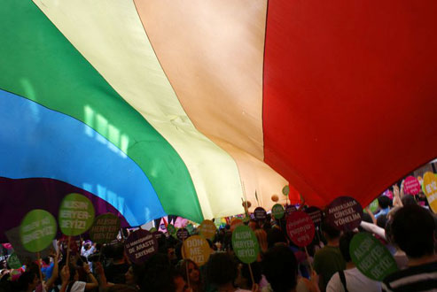 Kırmızı Çizgiler Olmadan Anayasa Tartışması Yapılmaz! | Kaos GL - LGBTİ+ Haber Portalı Haber