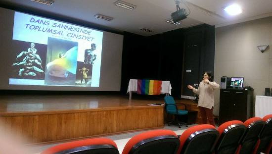 Kadınların dansta izlenen olmayı reddi Kaos GL - LGBTİ+ Haber Portalı