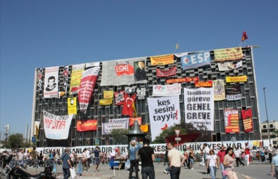 Hükümet İstanbul ve Ankara’da Sosyalist Avına Çıktı! Kaos GL - LGBTİ+ Haber Portalı