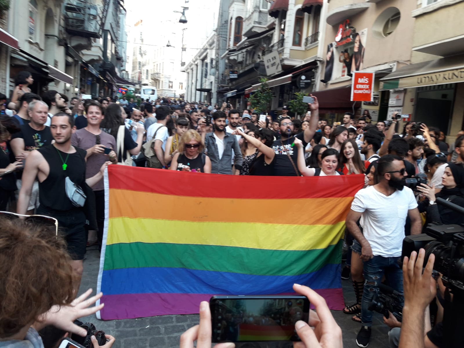 Minute by minute: What happened during Istanbul Pride? Kaos GL - News Portal for LGBTI+