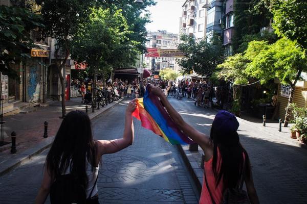 Ömer Tevfik Erten’in objektifinden 2017 Onur Yürüyüşü | Kaos GL - LGBTİ+ Haber Portalı Haber